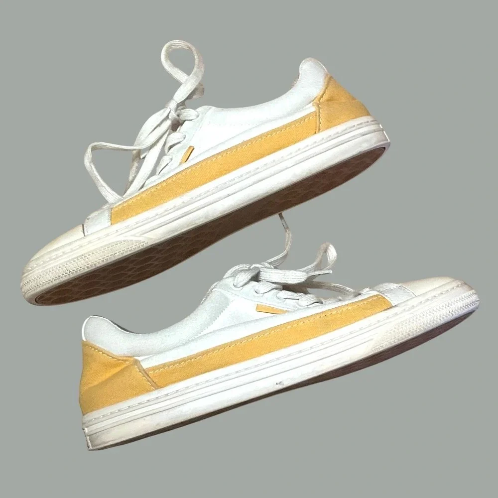 Tory Burch Classic‎ Court Canvas Sneaker 9.5 womens Ivory White Canvas Yellow